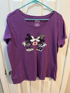 Disney Fun Mini & Mickey Purple Women's Graphic kissing Tee Size XL